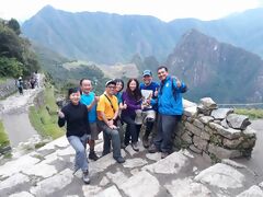 Arrivée du groupe de randonneurs au Machu Picchu